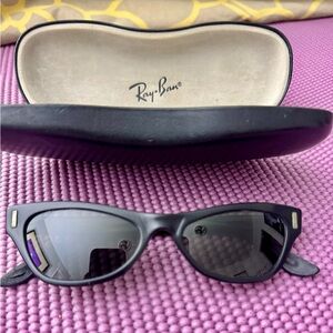 Vintage Ray-Ban Classic Black Sunglasses with Case